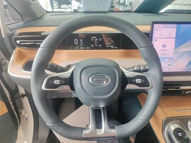 GAC Trumpchi E8 — Фото автомобиля 10