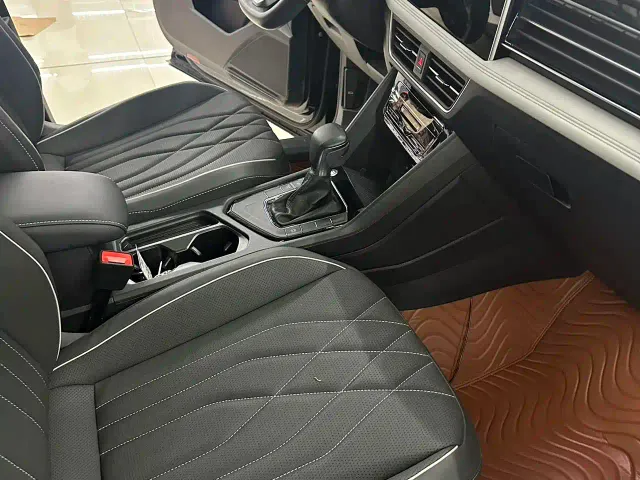 Volkswagen Tiguan L — Фото автомобиля 6