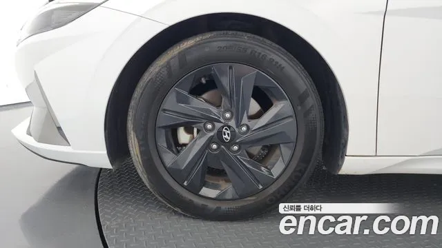 Hyundai AVANTE Avante (CN7) — Фото автомобиля 5