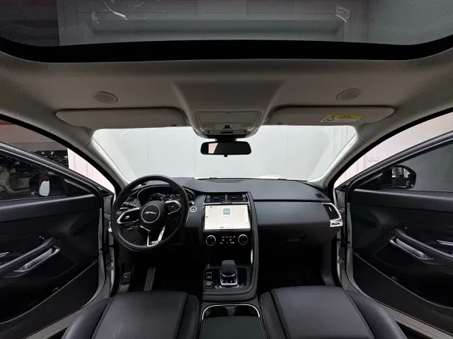 Jaguar E-PACE — Фото автомобиля 5