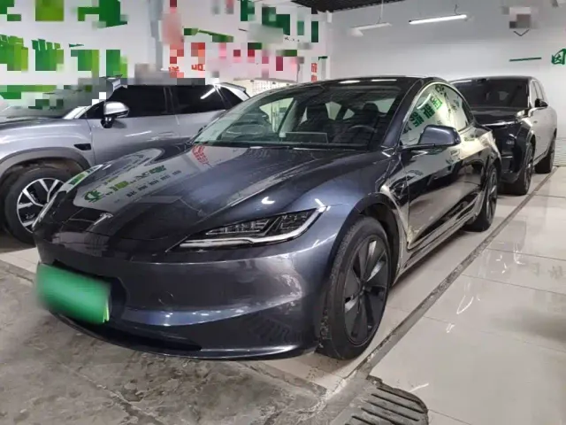Фотография автомобиля — Tesla Model 3
