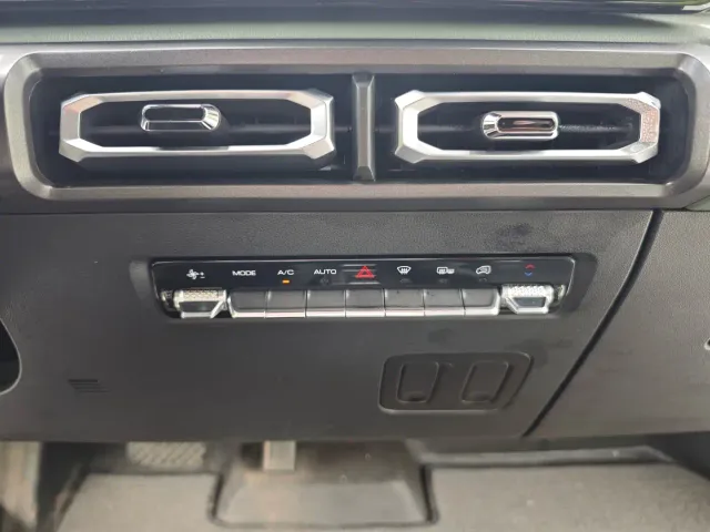 Baojun Yep — Фото автомобиля 12