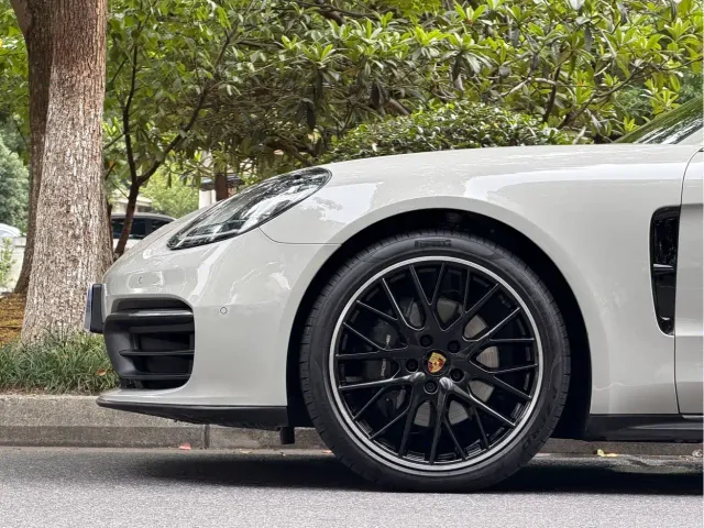 Porsche Panamera — Фото автомобиля 26