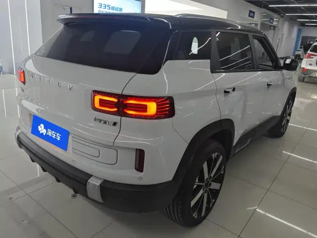 Geely Geely ICON 2023 1.5TD Chocolate Premium Edition — Фото автомобиля 3