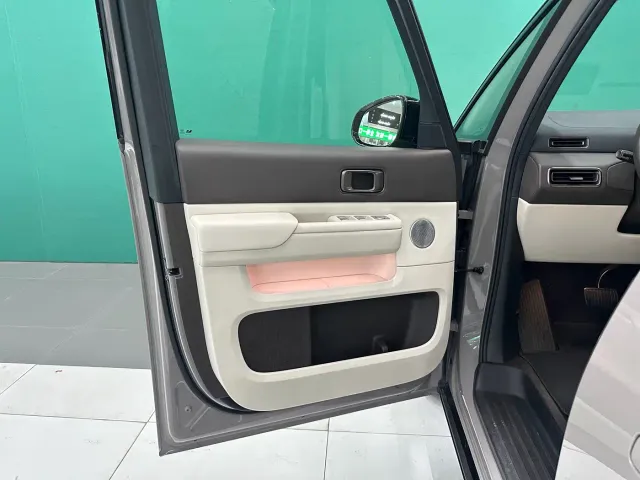 Li Auto MEGA — Фото автомобиля 15
