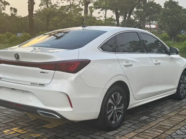 Changan Eado — Фото автомобиля 26