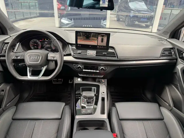 Audi Q5L — Фото автомобиля 11