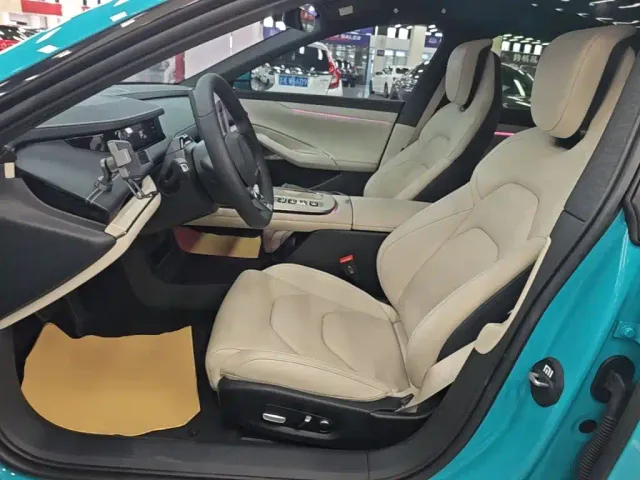 Xiaomi SU7 — Фото автомобиля 14