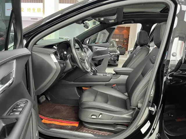 Cadillac XT5 — Фото автомобиля 9