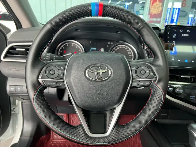 Toyota Camry — Фото автомобиля 11