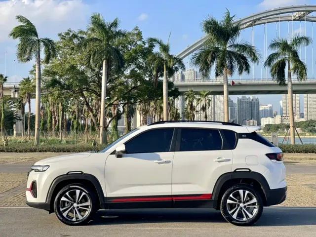Changan CS35 Plus — Фото автомобиля 8