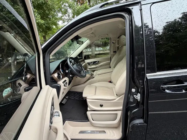 Mercedes-Benz V-Class — Фото автомобиля 6
