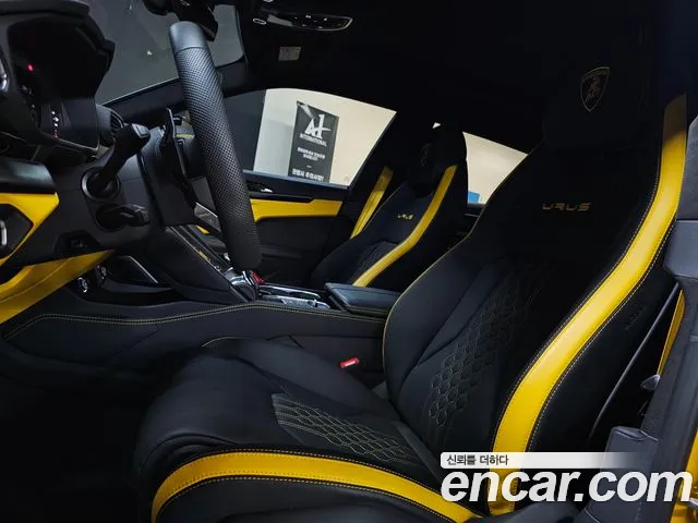 Lamborghini Urus — Фото автомобиля 9
