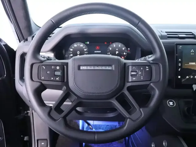 Land Rover Defender — Фото автомобиля 16
