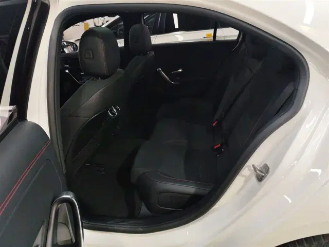 Mercedes-Benz A-Class — Фото автомобиля 12