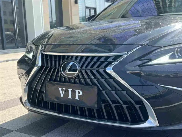 Lexus ES — Фото автомобиля 11