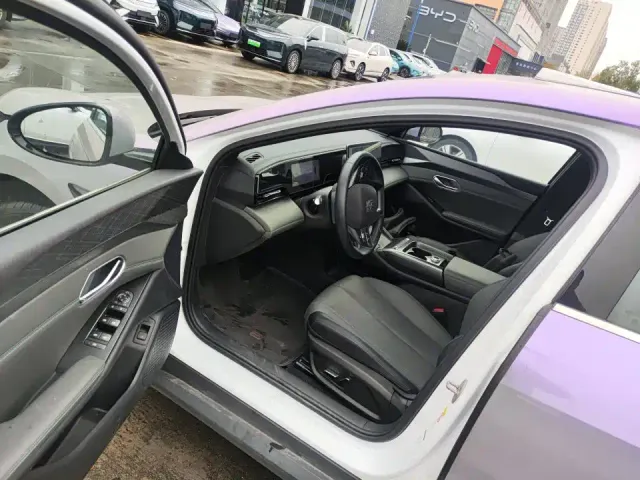 BYD Qin L — Фото автомобиля 5