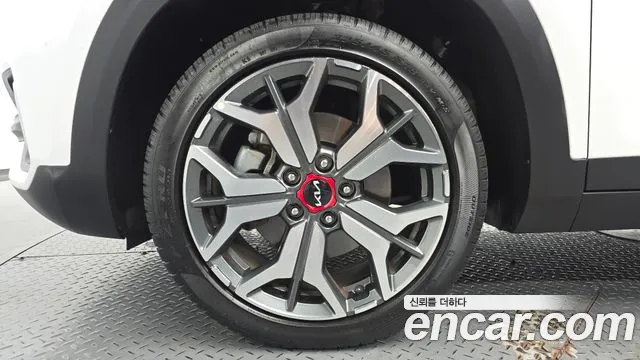 Kia Seltos Seltos Бензин 1.6 турбо 2WD — Фото автомобиля 5