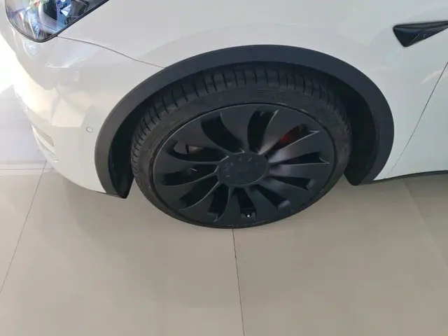 Tesla Model Y — Фото автомобиля 22