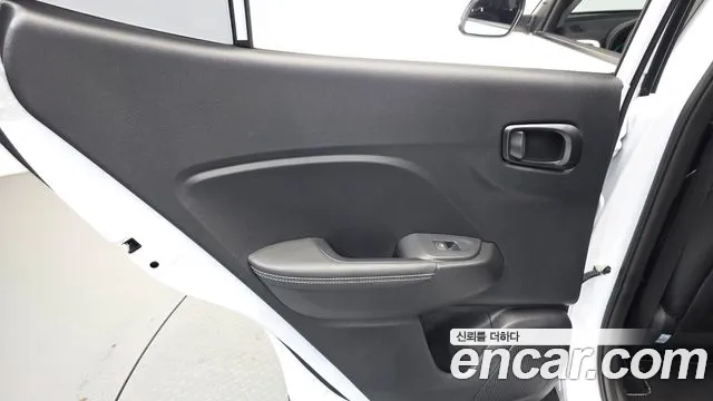 Hyundai Venue — Фото автомобиля 14