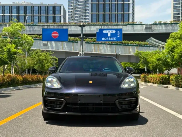 Porsche Panamera — Фото автомобиля 2