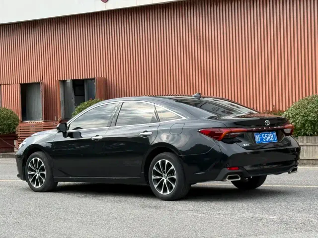 Toyota Avalon — Фото автомобиля 3