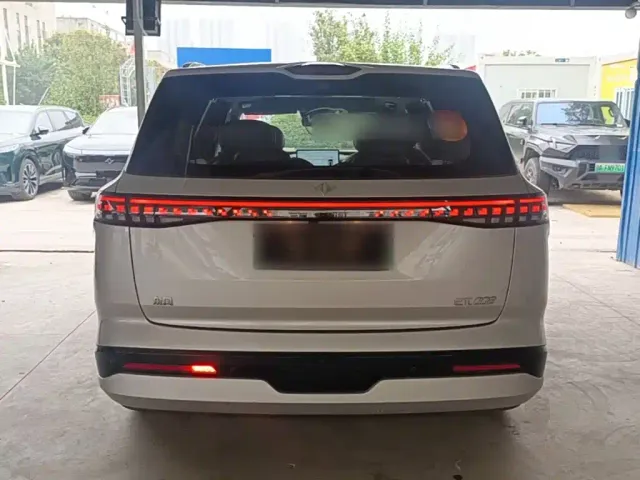 Dongfeng eπ 008 — Фото автомобиля 5