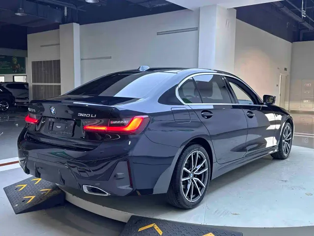 BMW 3 Series — Фото автомобиля 7