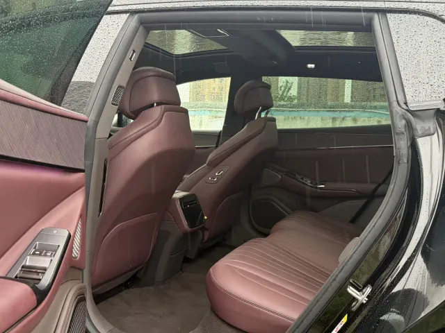 Denza Z9GT — Фото автомобиля 12