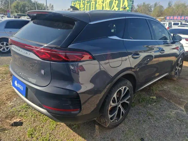 BYD Tang — Фото автомобиля 3