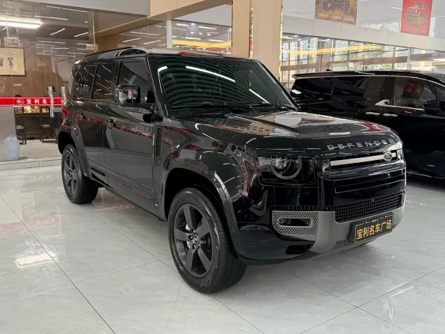 Land Rover Defender — Фото автомобиля 4