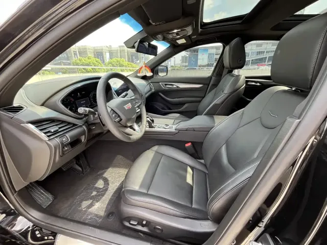 Cadillac CT5 — Фото автомобиля 5