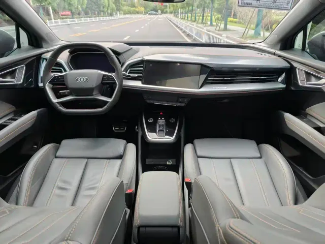 Audi Q4 e-tron — Фото автомобиля 6