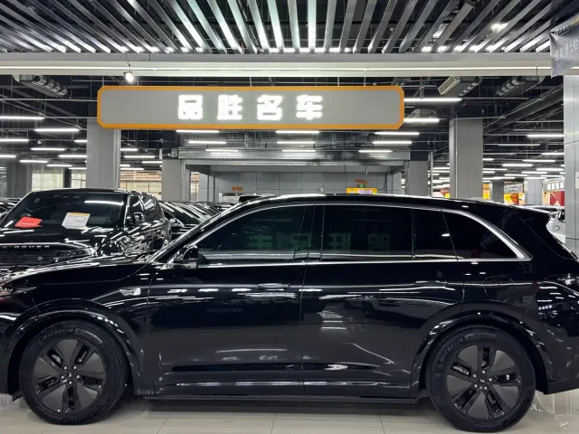 Li Auto L7 — Фото автомобиля 3