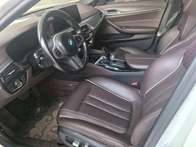 BMW 5 Series — Фото автомобиля 16