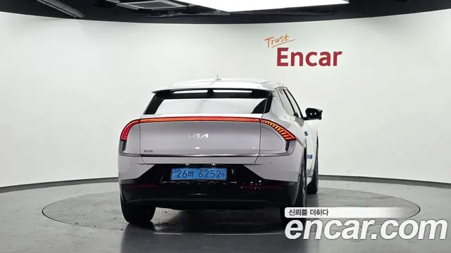 Kia EV6 — Фото автомобиля 4
