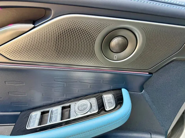 Lincoln Z — Фото автомобиля 12