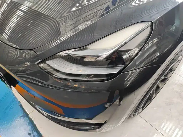 Tesla Model Y — Фото автомобиля 23