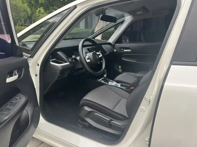 Honda Fit — Фото автомобиля 3