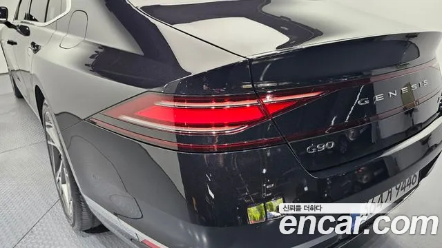 Genesis G90 Бензин 3.5 турбо AWD — Фото автомобиля 21