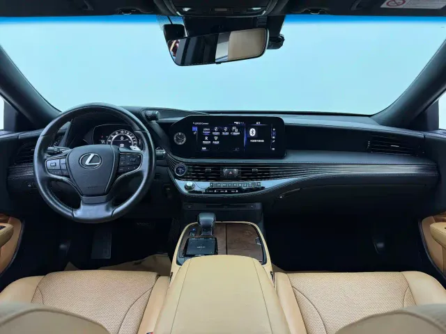 Lexus LS — Фото автомобиля 5