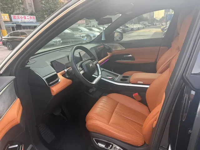 Xpeng G9 — Фото автомобиля 4