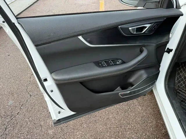 Chery Tiggo 8 — Фото автомобиля 6