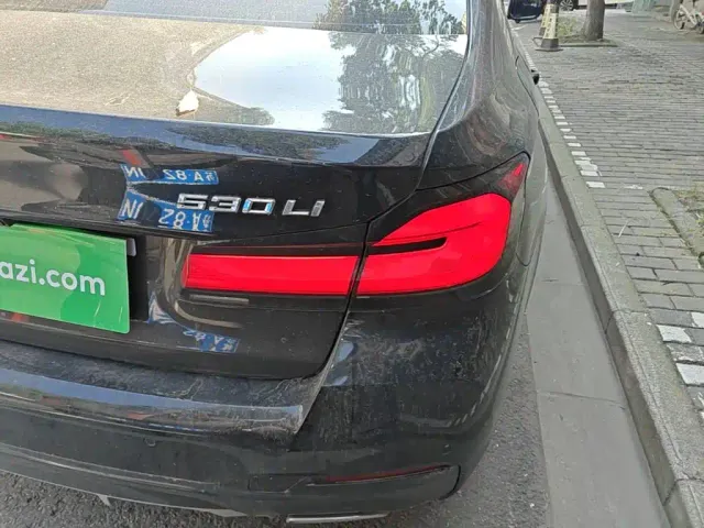 BMW 5 Series — Фото автомобиля 7