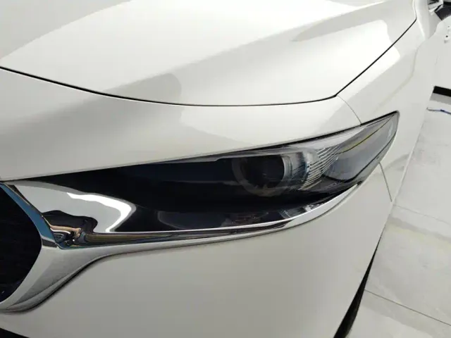 Mazda Axela — Фото автомобиля 5