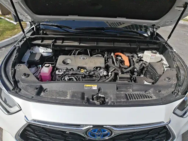 Toyota Highlander — Фото автомобиля 10