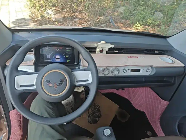 Wuling Hongguang Mini EV — Фото автомобиля 9