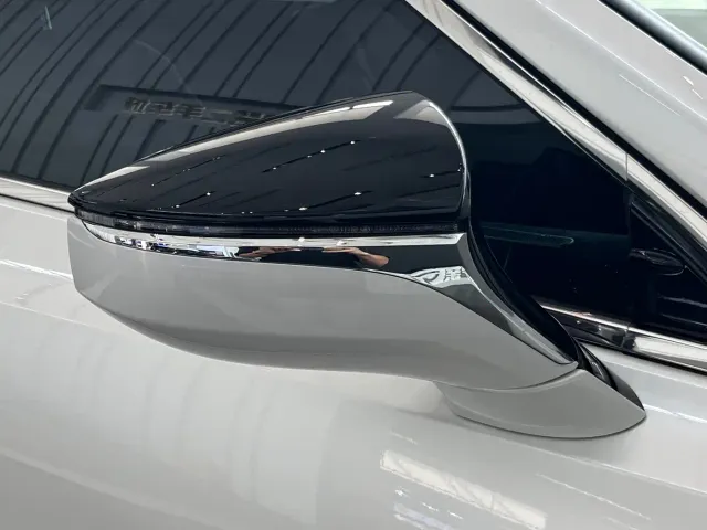Lexus ES — Фото автомобиля 22