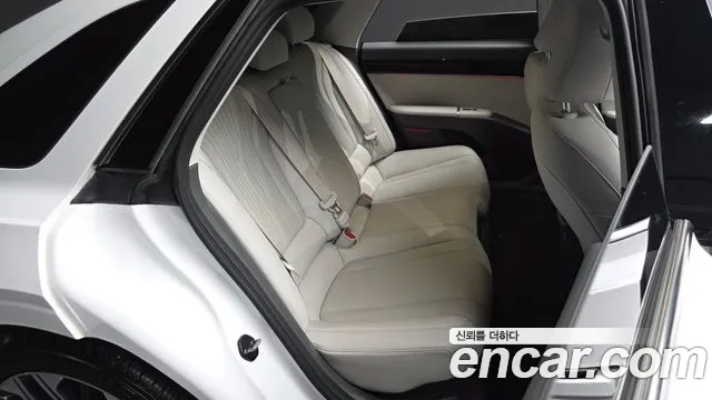 Hyundai Grandeur GN7 — Фото автомобиля 12