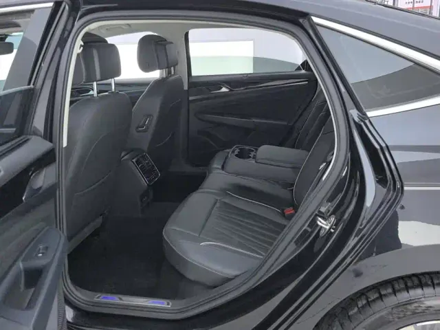 Volkswagen Passat — Фото автомобиля 11